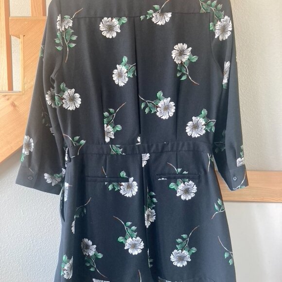 Banana Republic semi-formal Romper, Whimsical, black with white floral detail - Picture 6 of 8